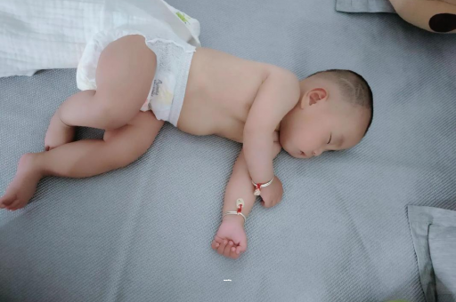 日土怀孕肚子撑的难受